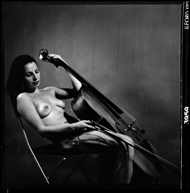 Naked cellist
